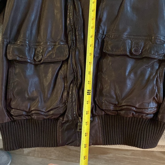 Leather jacket - Picture 3 of 13